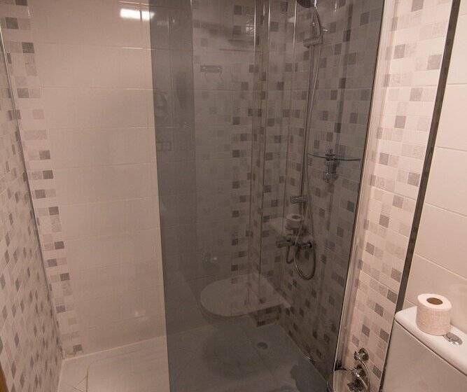 اتاق استاندارد سه نفره, Mus Grand