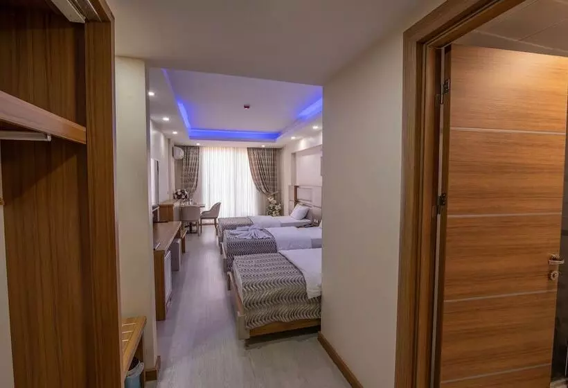 اتاق استاندارد سه نفره, Mus Grand