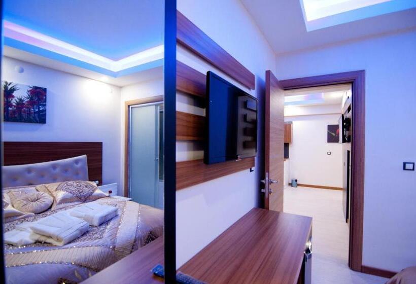 سوییت لوکس, Mus Grand