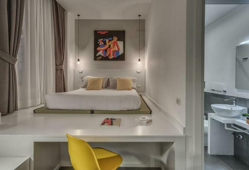 חדר סטנדרט, Navona Theatre