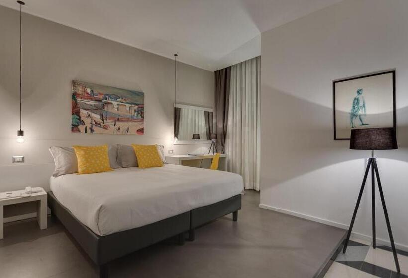 חדר אקונומי, Navona Theatre