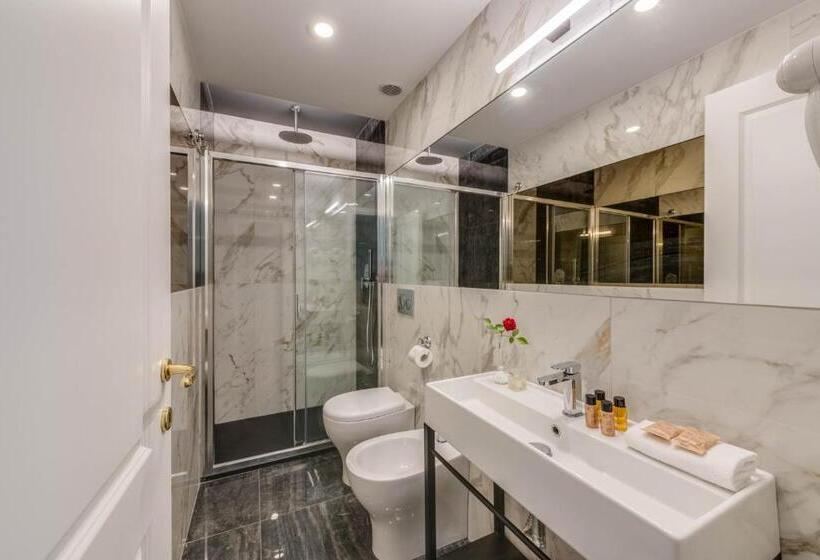 חדר סטנדרט, Navona Theatre