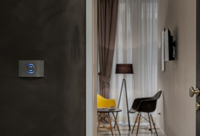 חדר סטנדרט, Navona Theatre