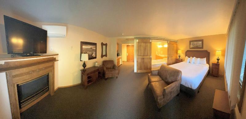 חדר אקונומי, Navona Theatre