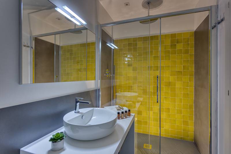 חדר סטנדרט, Navona Theatre