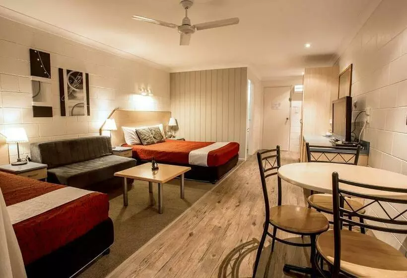 سوییت, Pialba Motor Inn