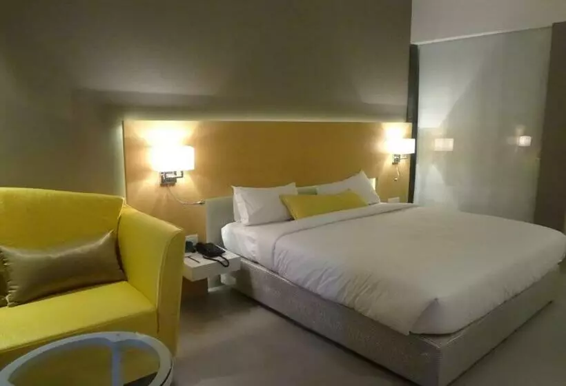 Chambre Supérieure, Satkar Grande