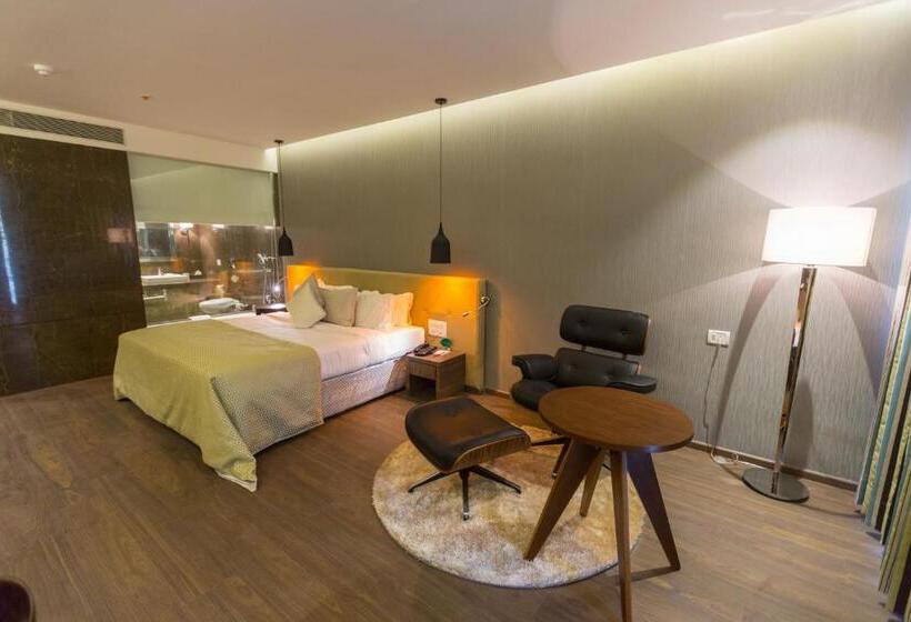 ジュニアスイート, Satkar Grande