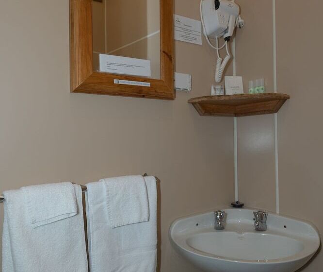 غرفة قياسية, Tullah Lakeside Lodge