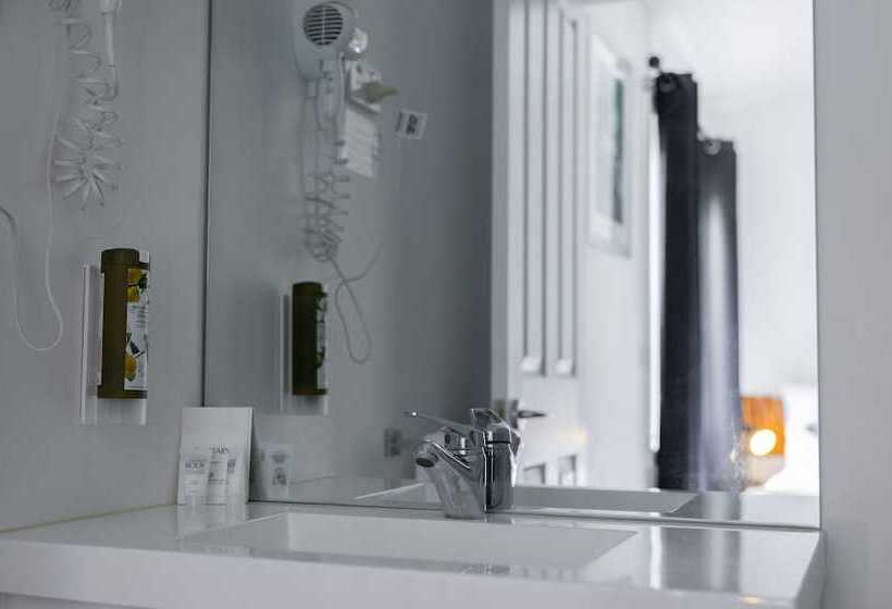 غرفة أساسية, Tullah Lakeside Lodge