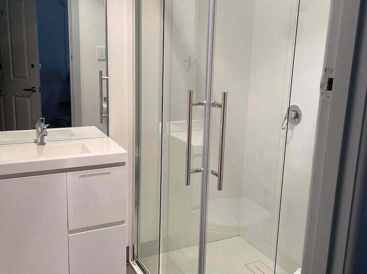 غرفة أساسية, Tullah Lakeside Lodge