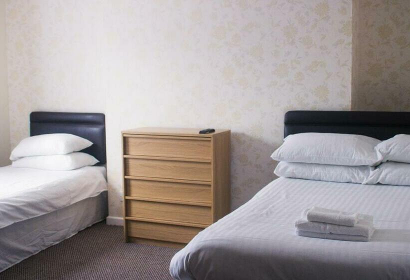 חדר סטנדרט לשלושה, Wellesley Park