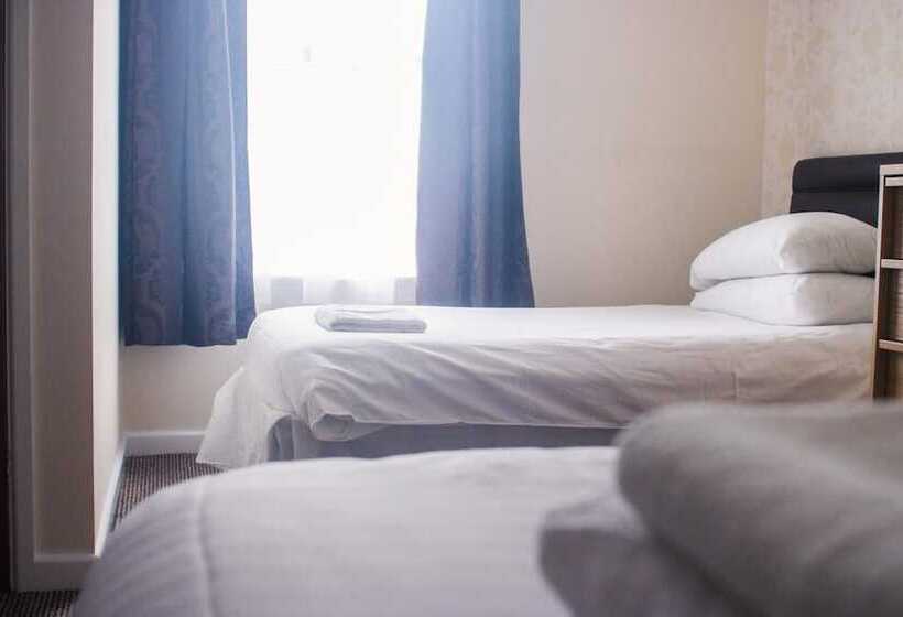 חדר סטנדרט לשלושה, Wellesley Park