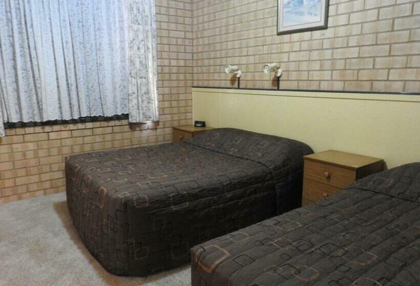 Family Suite, Lone Pine Motel
