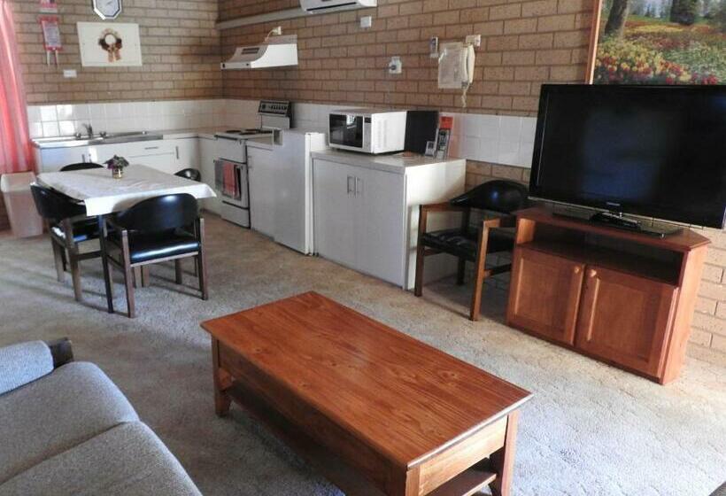 Люкс Семейный 2 Спальни, Lone Pine Motel
