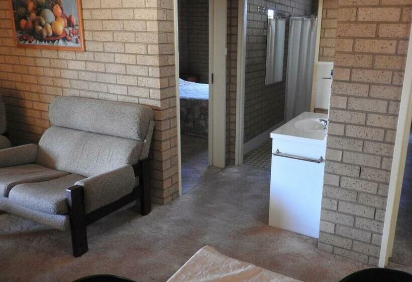 סוויטה משפחתית 2 חדרי שינה, Lone Pine Motel