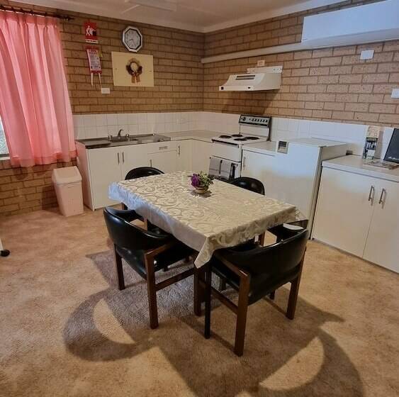 סוויטה משפחתית 2 חדרי שינה, Lone Pine Motel