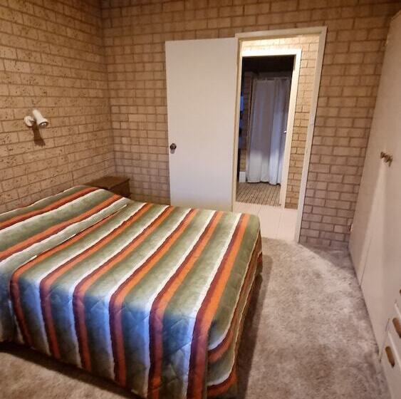 Family Suite, Lone Pine Motel
