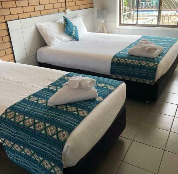 غرفة ديلوكس مطلة على حمام السباحة, Tamworth Central Motel