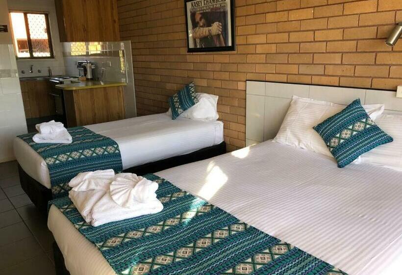 غرفة ديلوكس مطلة على حمام السباحة, Tamworth Central Motel