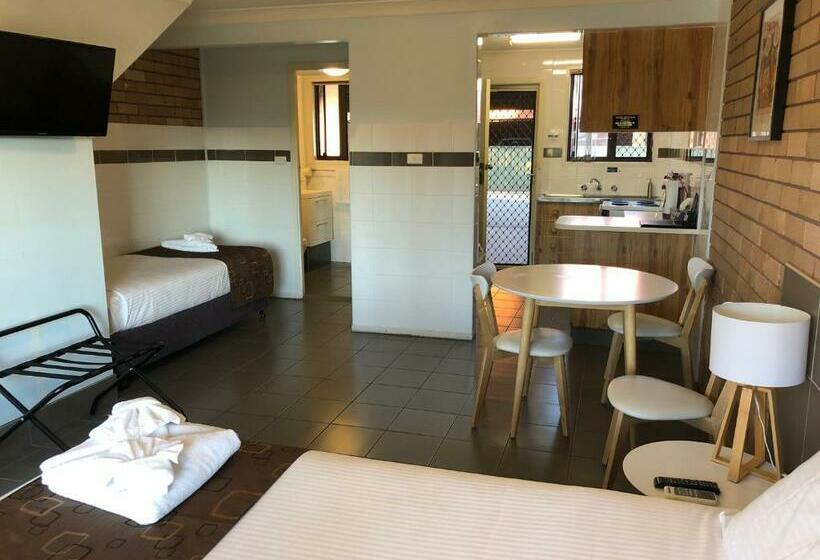 Номер Deluxe Вид на Бассейн, Tamworth Central Motel