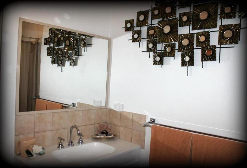 Президентский Люкс, York S Boutique Motel
