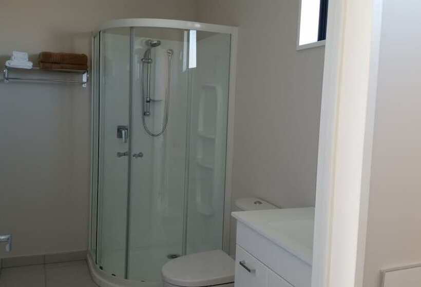 Студия Стандарт, 319 Addington Motel