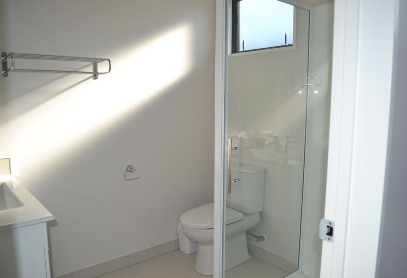 استودیوی استاندارد با تخت دوبل, 319 Addington Motel