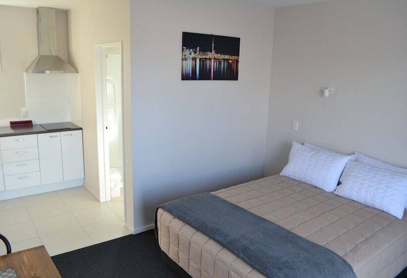 استودیوی استاندارد با تخت دوبل, 319 Addington Motel