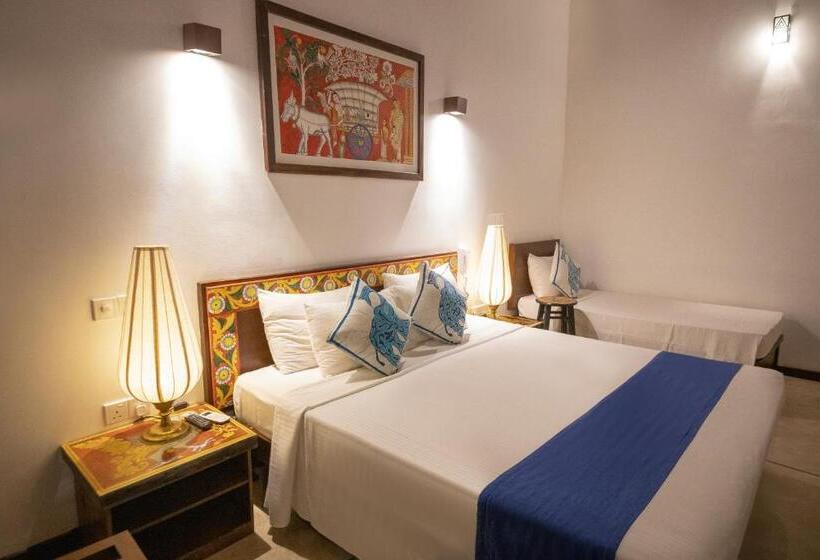 Camera Tripla Standard Vista Piscina, Blue Elephant Boutique