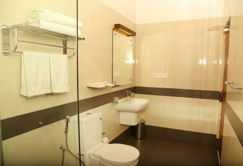 Camera Deluxe, Blue Elephant Boutique