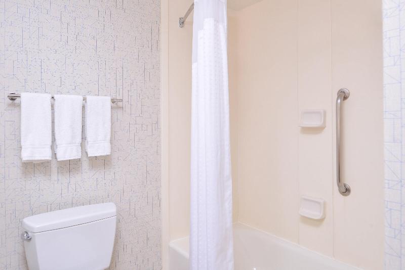 标准三人间, Ibis Budget Tarbes