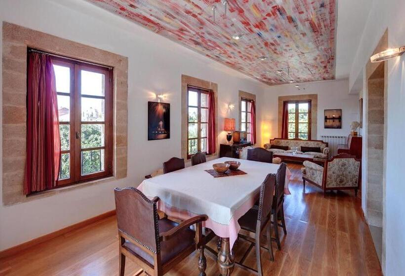 ‫فيلا غرفة نوم واحدة, In Camera Art Boutique