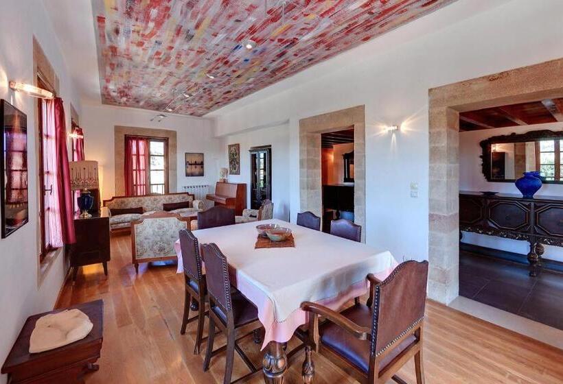 ‫فيلا غرفة نوم واحدة, In Camera Art Boutique