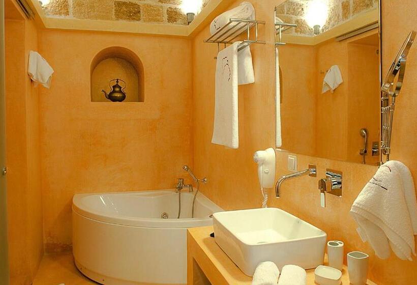 غرفة ديلوكس, In Camera Art Boutique