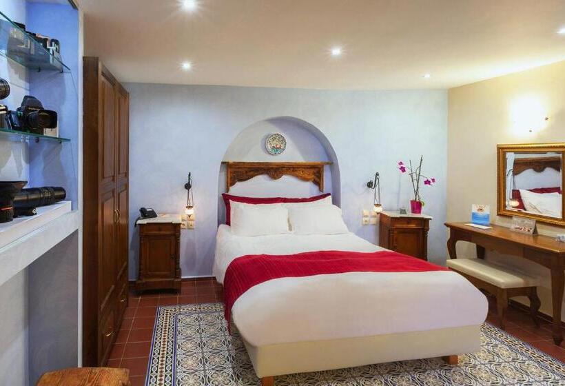 غرفة ديلوكس, In Camera Art Boutique