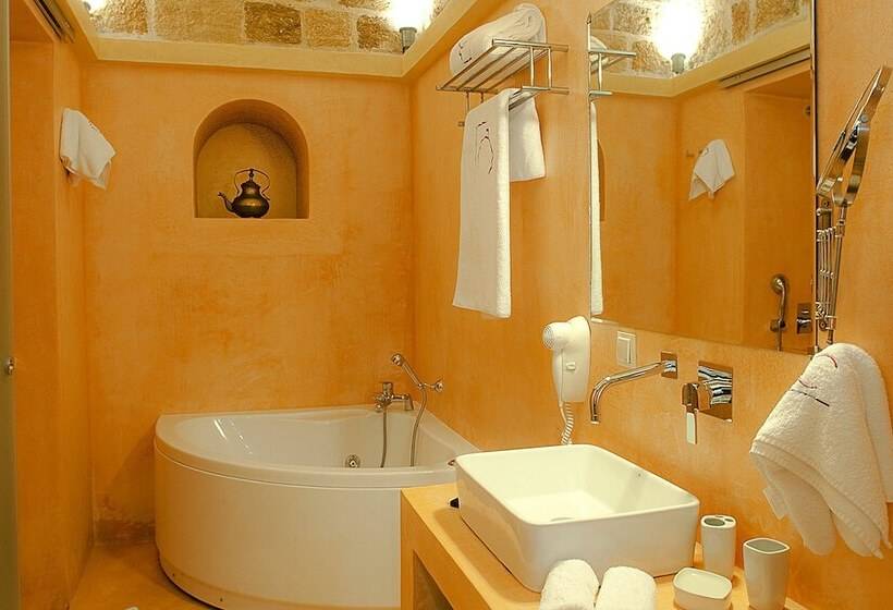 غرفة ديلوكس, In Camera Art Boutique