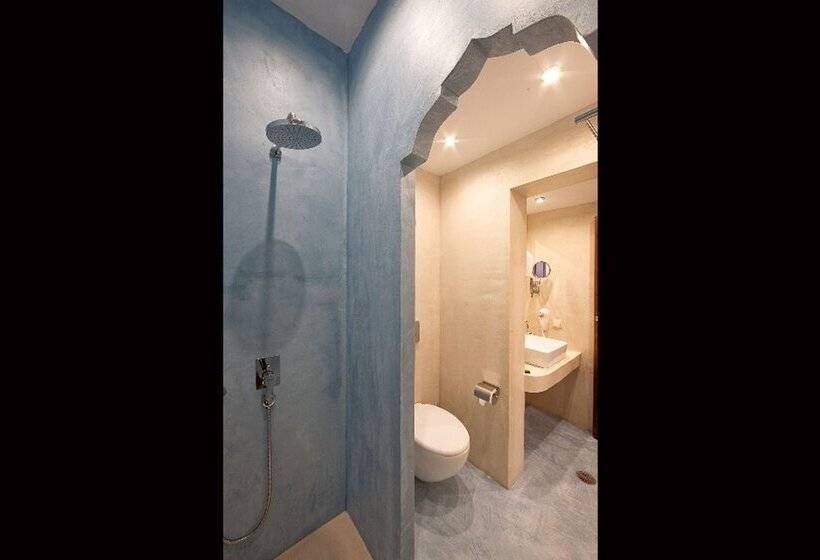 غرفة سوبيريور, In Camera Art Boutique