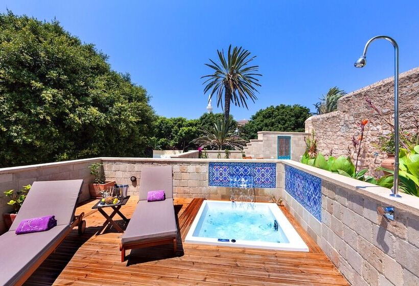 جناح سينيور, In Camera Art Boutique