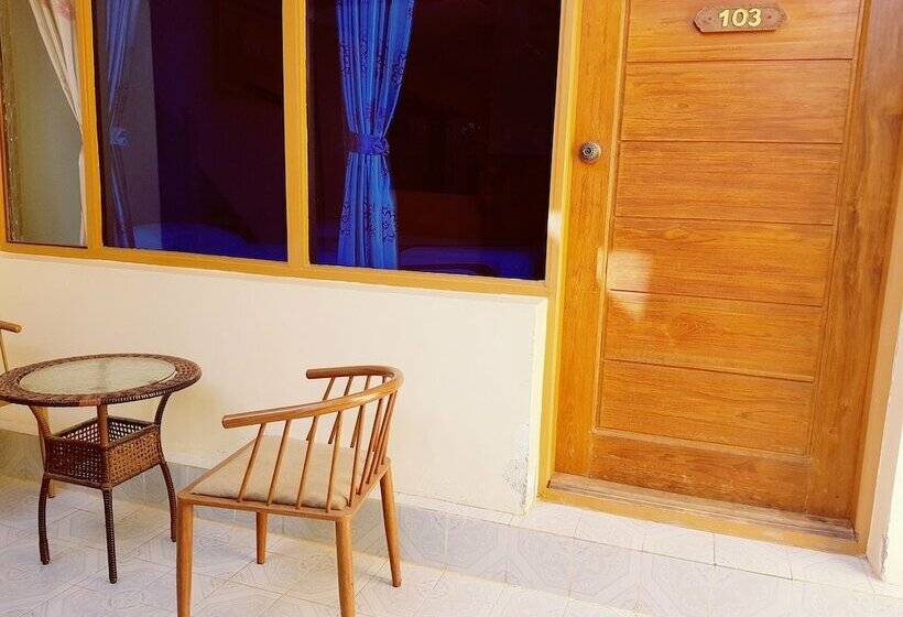 Deluxe Room, Manisanda