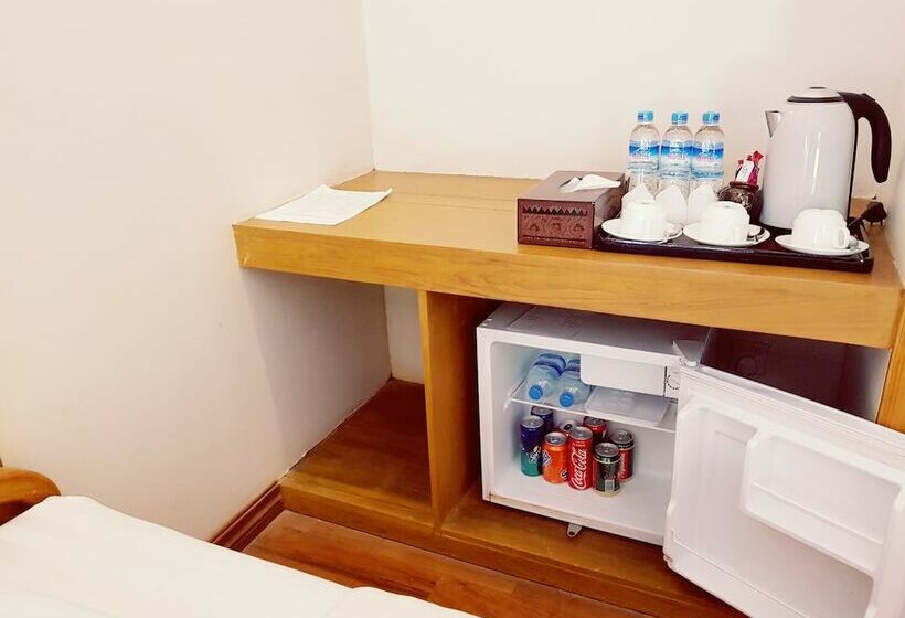 Deluxe Room, Manisanda