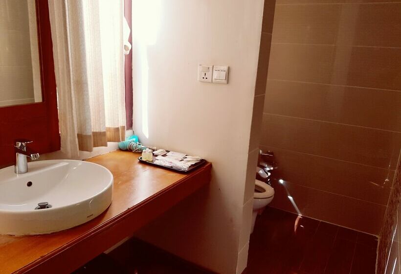 Deluxe Room, Manisanda