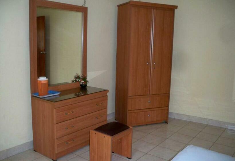 דירה בת חדר שינה 1 עם מרפסת, Red Rose