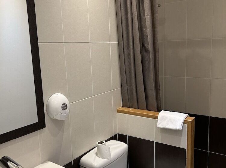 Семейный Номер, Rive Gauche