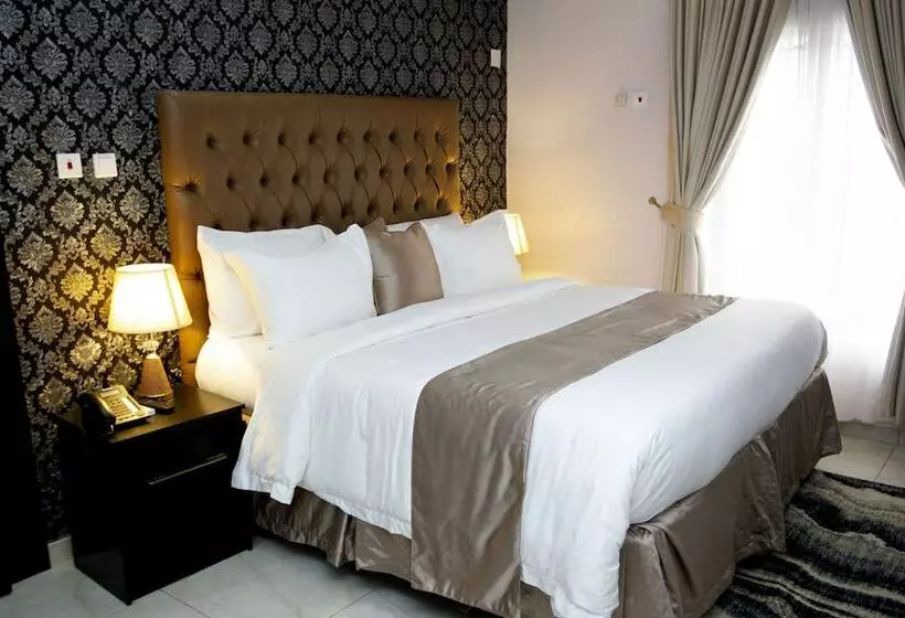 اتاق اجرایی, Sparklyn Hotels & Suites