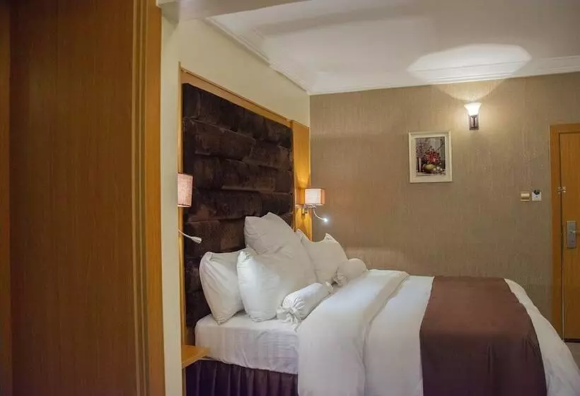 سوییت, Sparklyn Hotels & Suites