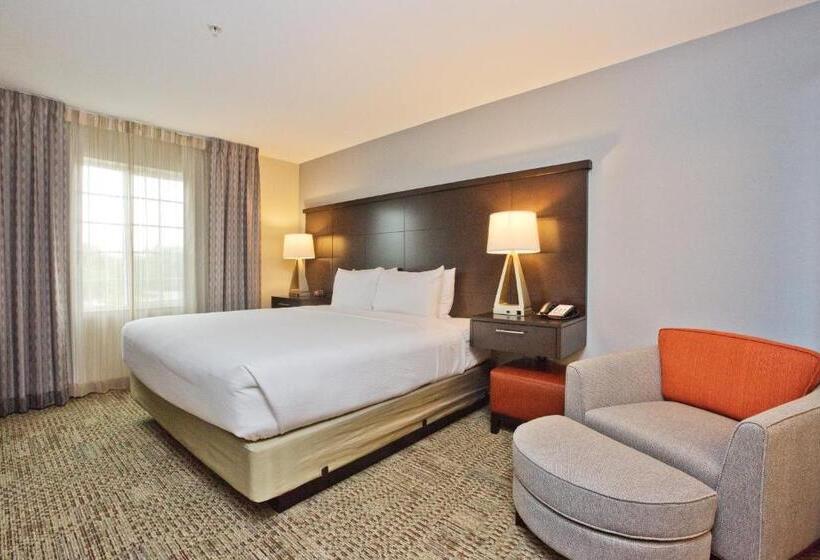 Люкс Кровать Кинг, Staybridge Suites Austin South Interstate Hwy 35, An Ihg