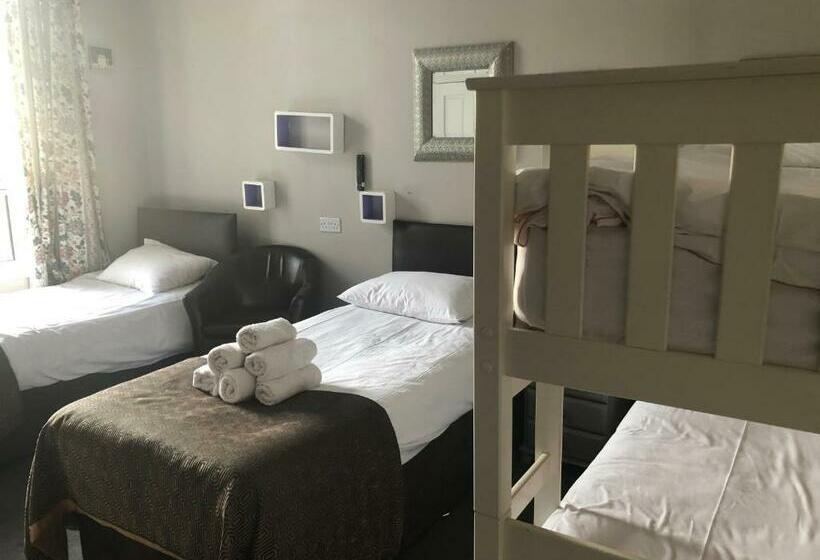 스탠다드 트리플 룸, Citihouse Aberdeen West End