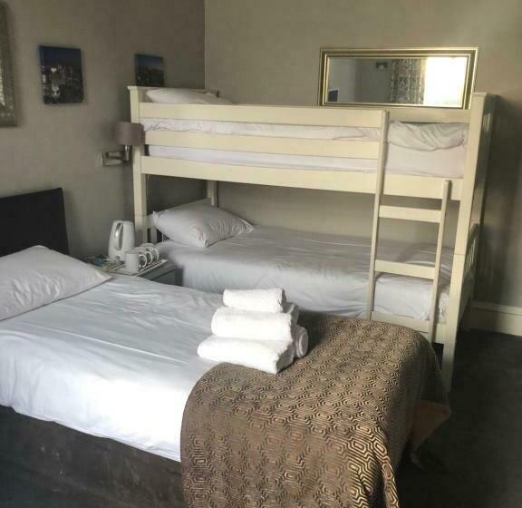 스탠다드 트리플 룸, Citihouse Aberdeen West End