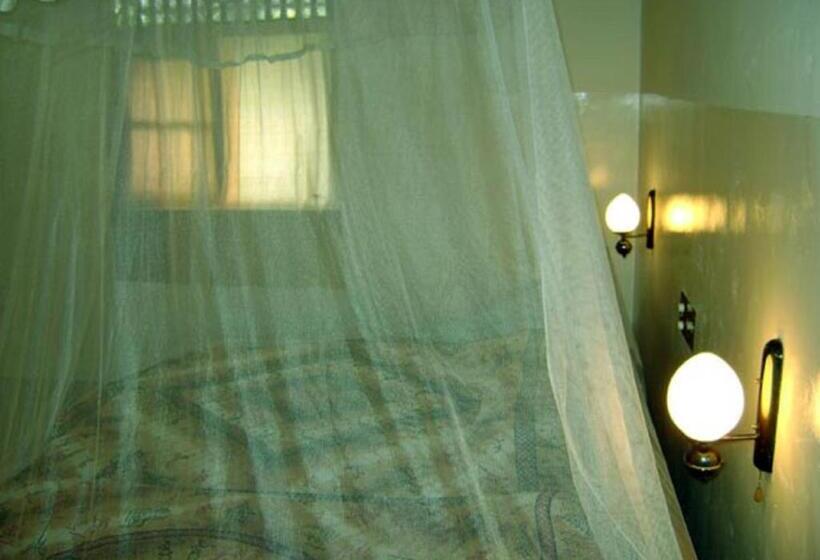 Habitació Triple Estàndard amb Balcó, Palm Garden S